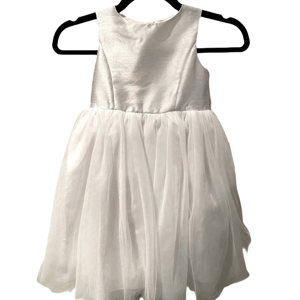 White girls David's Bridal dress, new, Size 6